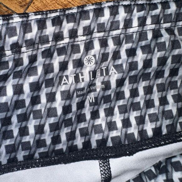 Athleta mesh Contender geometric Athleisure leggings - Picture 3 of 4